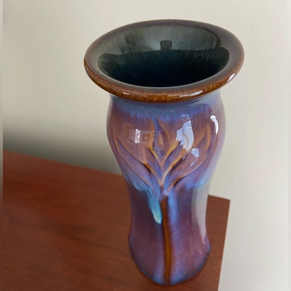 Bill Campbell Studios art pottery Lotus Vase 7.5” tall artist signed flower vase